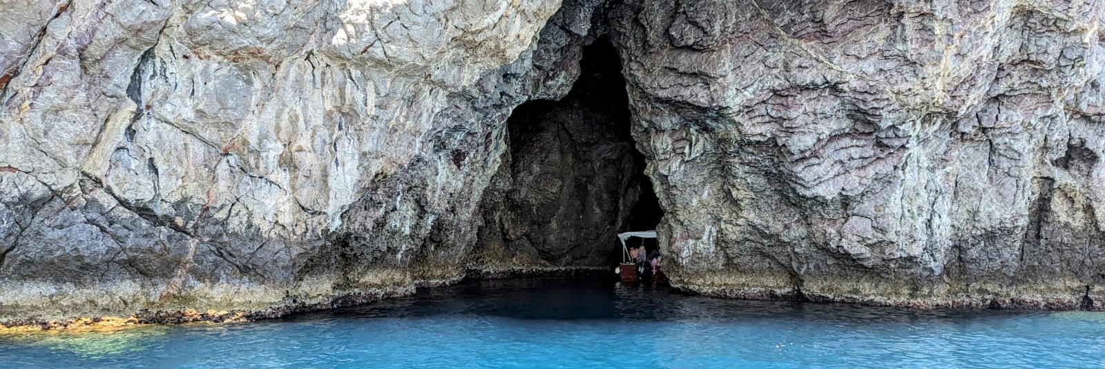 Excursie la Grotta Azzurra ("Grota Albastră") din Taormina