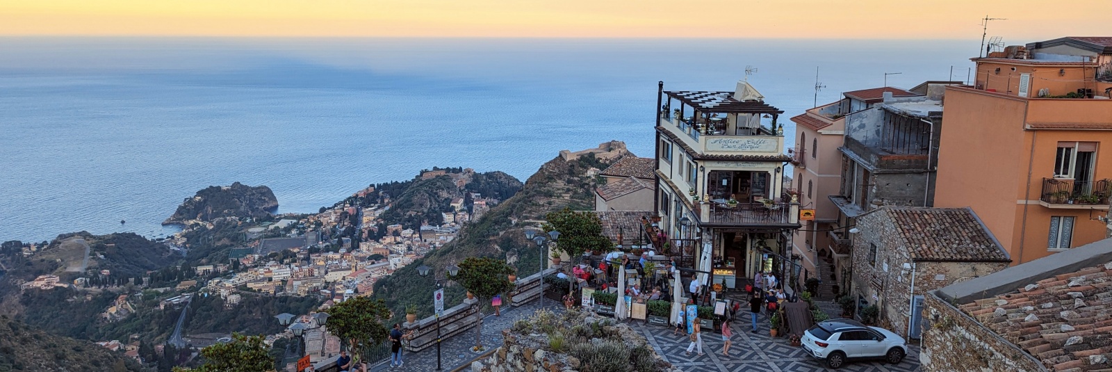 Castelmola, satul panoramic de deasupra Taorminei