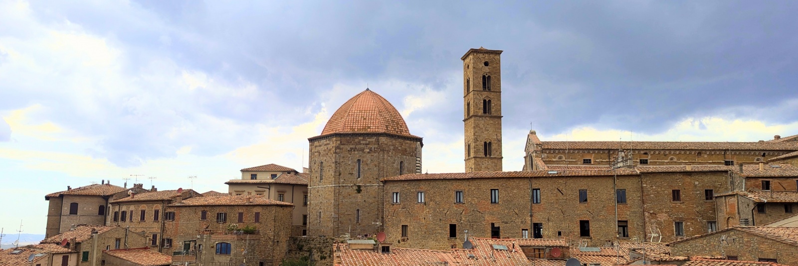 15 obiective turistice de vizitat în Volterra