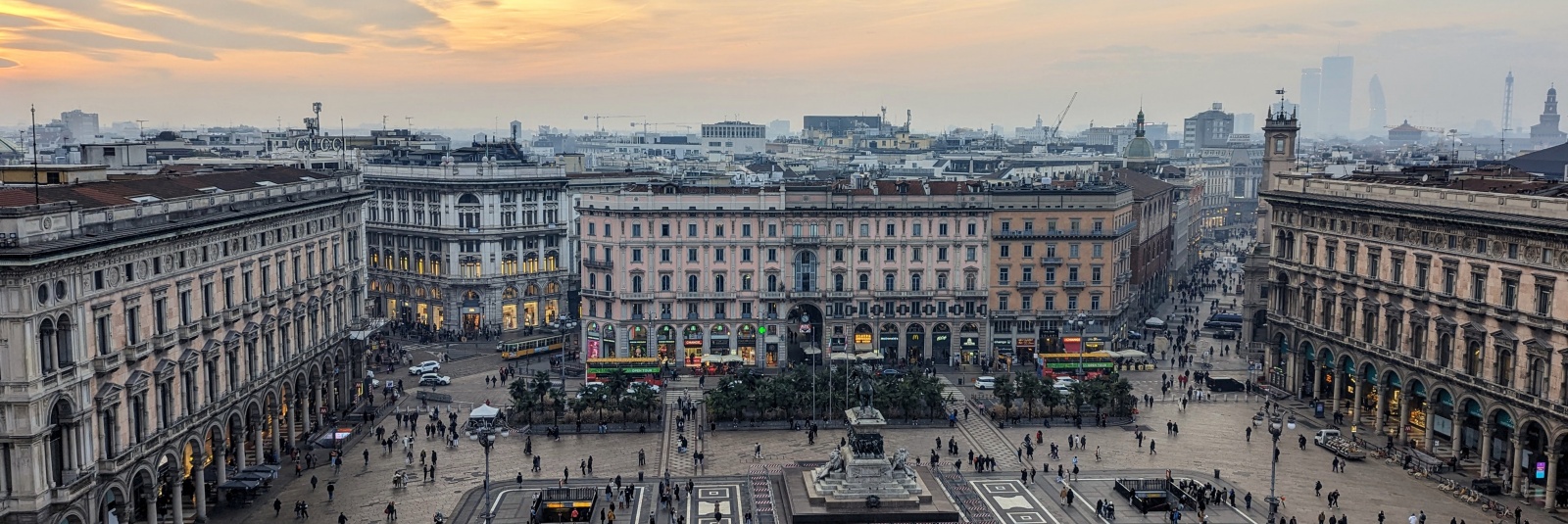 Piața Domului din Milano