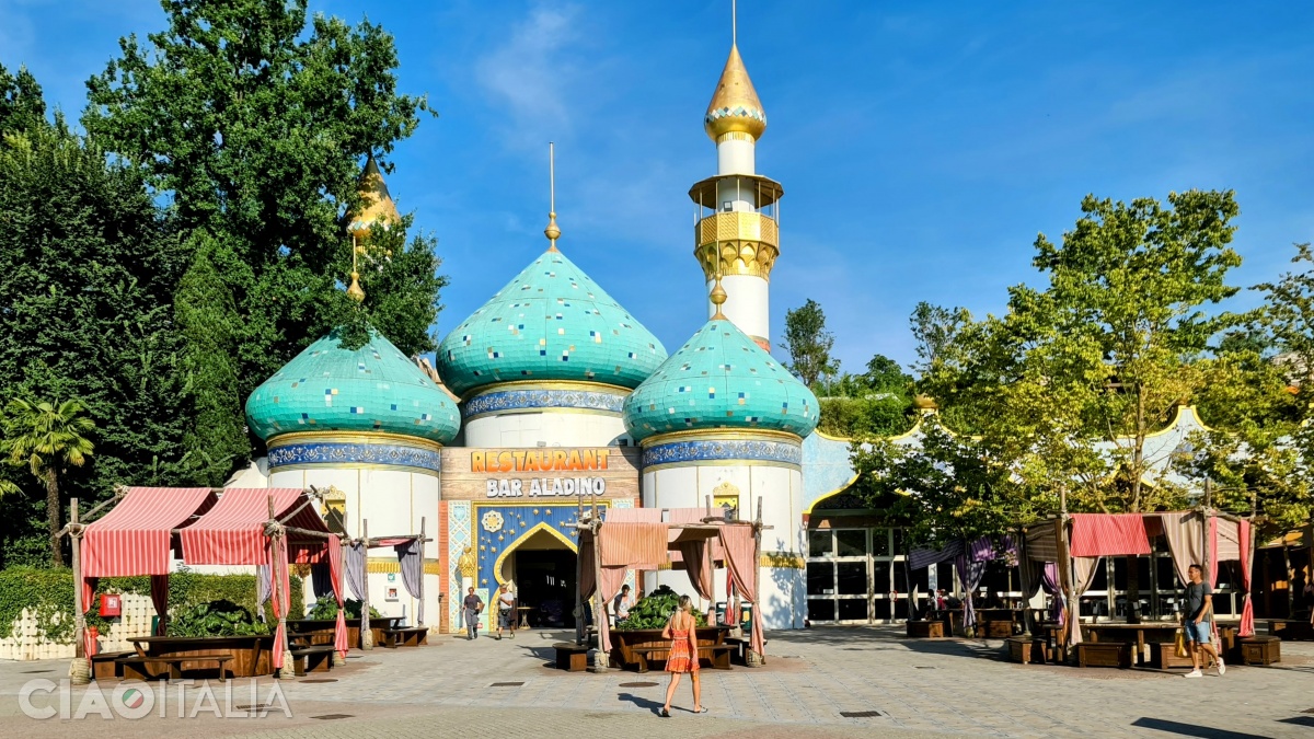 Restaurantul Aladin a fost primul construit în Parcul Gardaland.