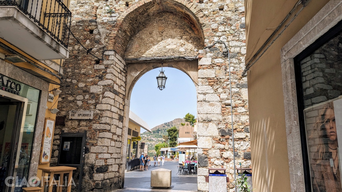 Porta Catania