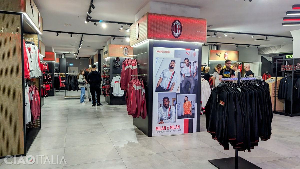 Turul se încheie în magazinul Stadionului San Siro