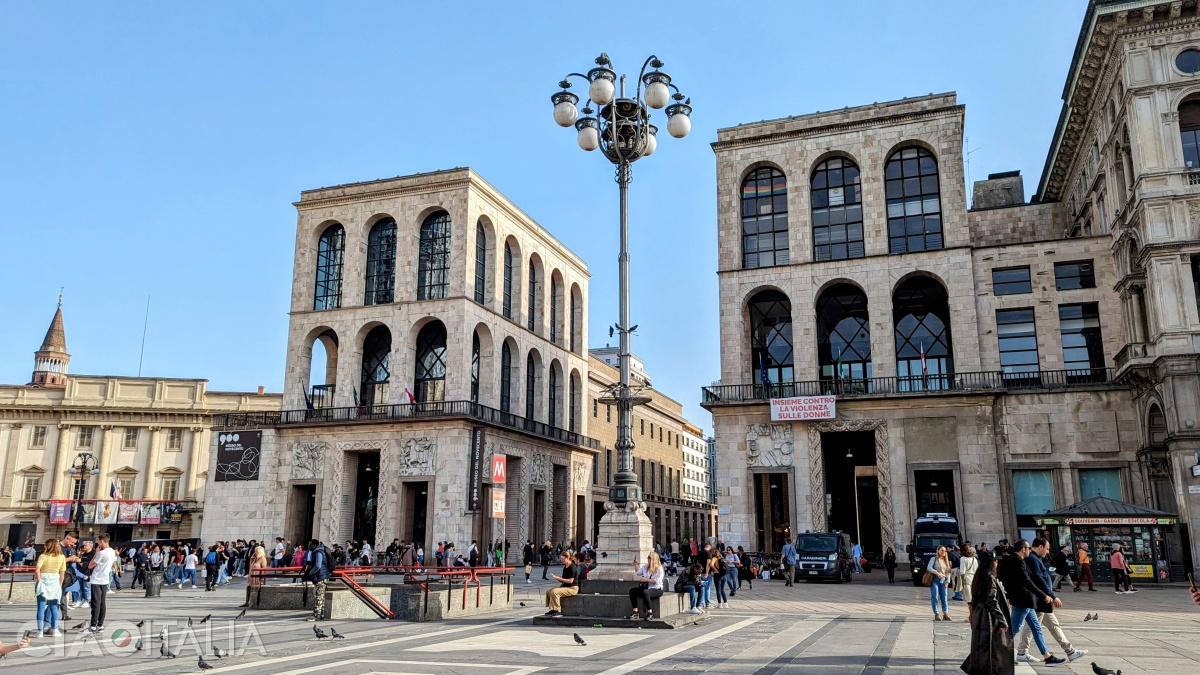 În Palazzo dell'Arengario se află astăzi Museo del Novecento.