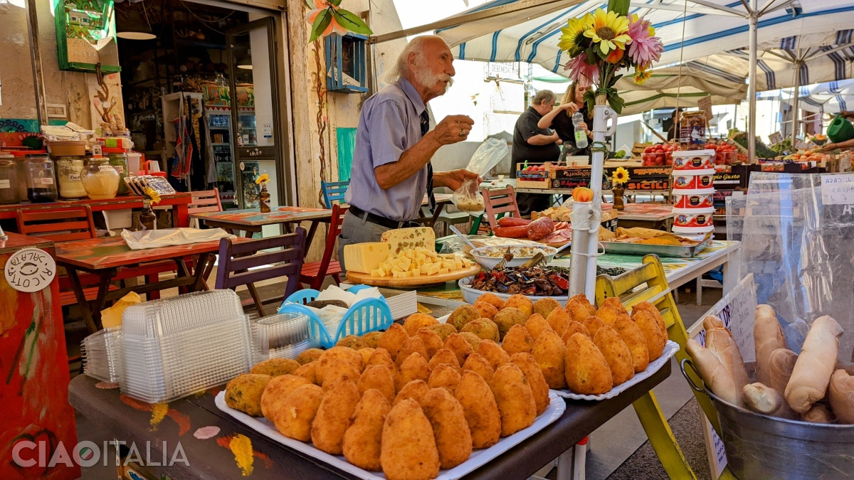 Piața din Ortigia este o experiență în sine.