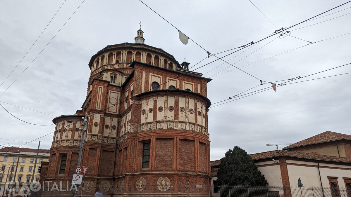 Biserica Santa Maria delle Grazie, văzută din Via Caradosso