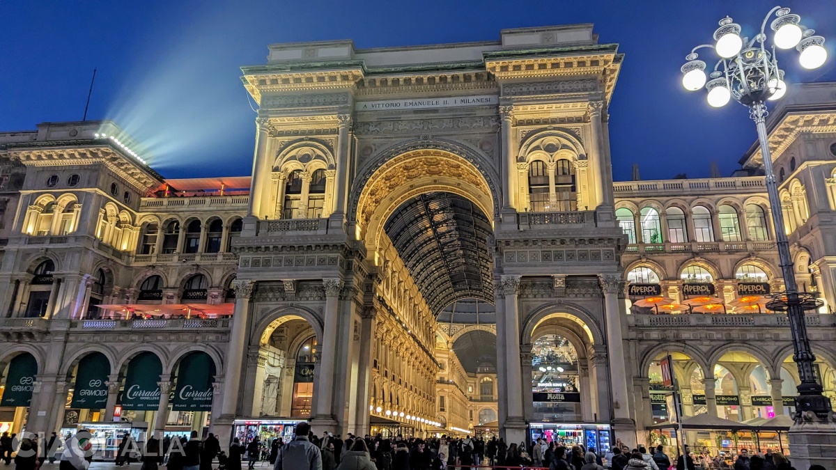 Galleria Vittorio Emanuele II în timpul nopții