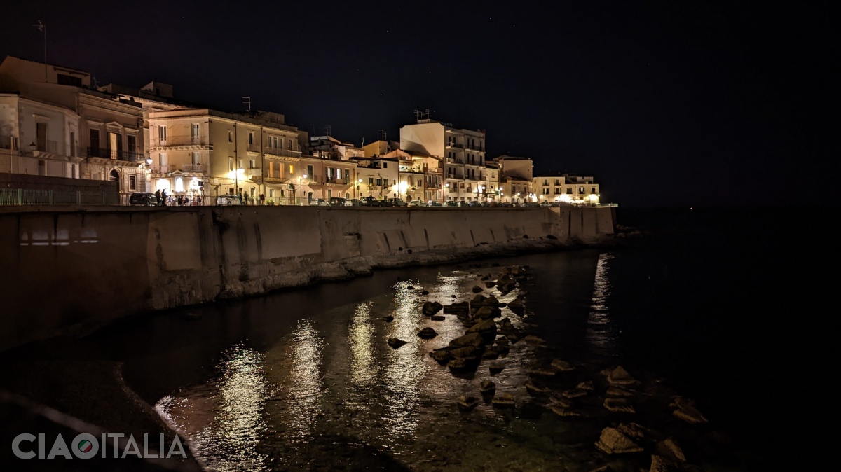 Lungomare di Levante în timpul nopții