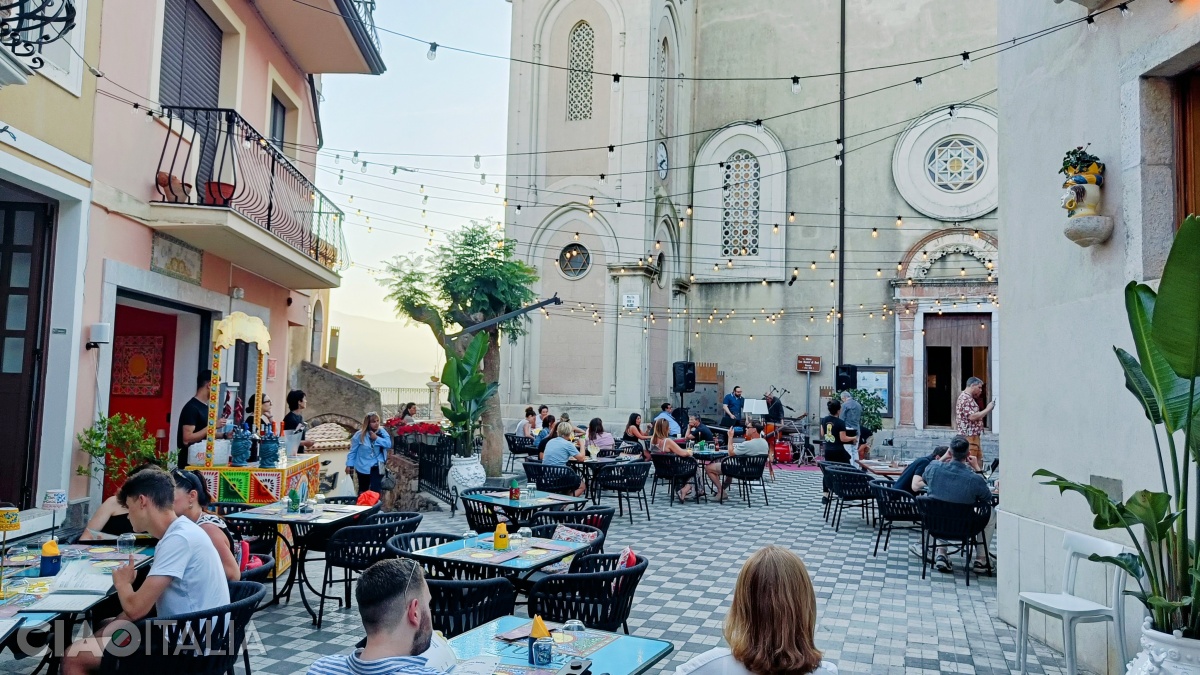 Piazza Chiesa Madre