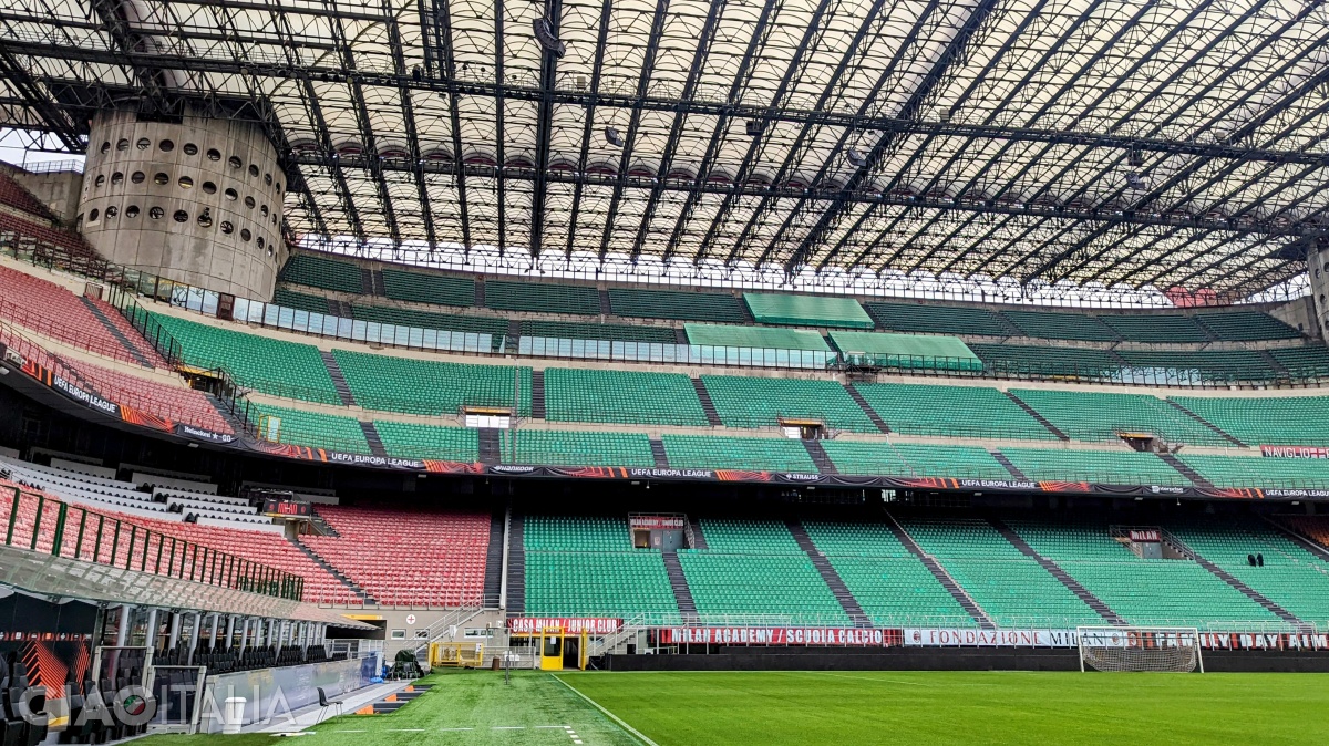 Dacă iubești fotbalul, nu rata vizita pe Stadionul San Siro!