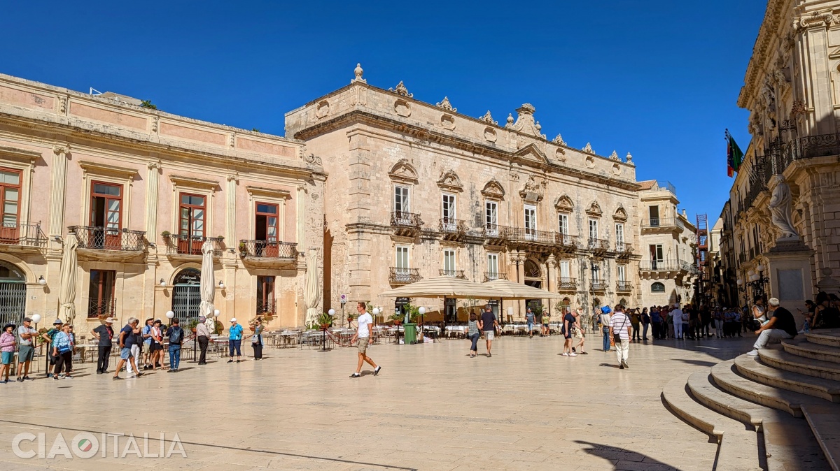 Palazzo Beneventano del Bosco este cel mai frumos palat baroc din Ortigia.