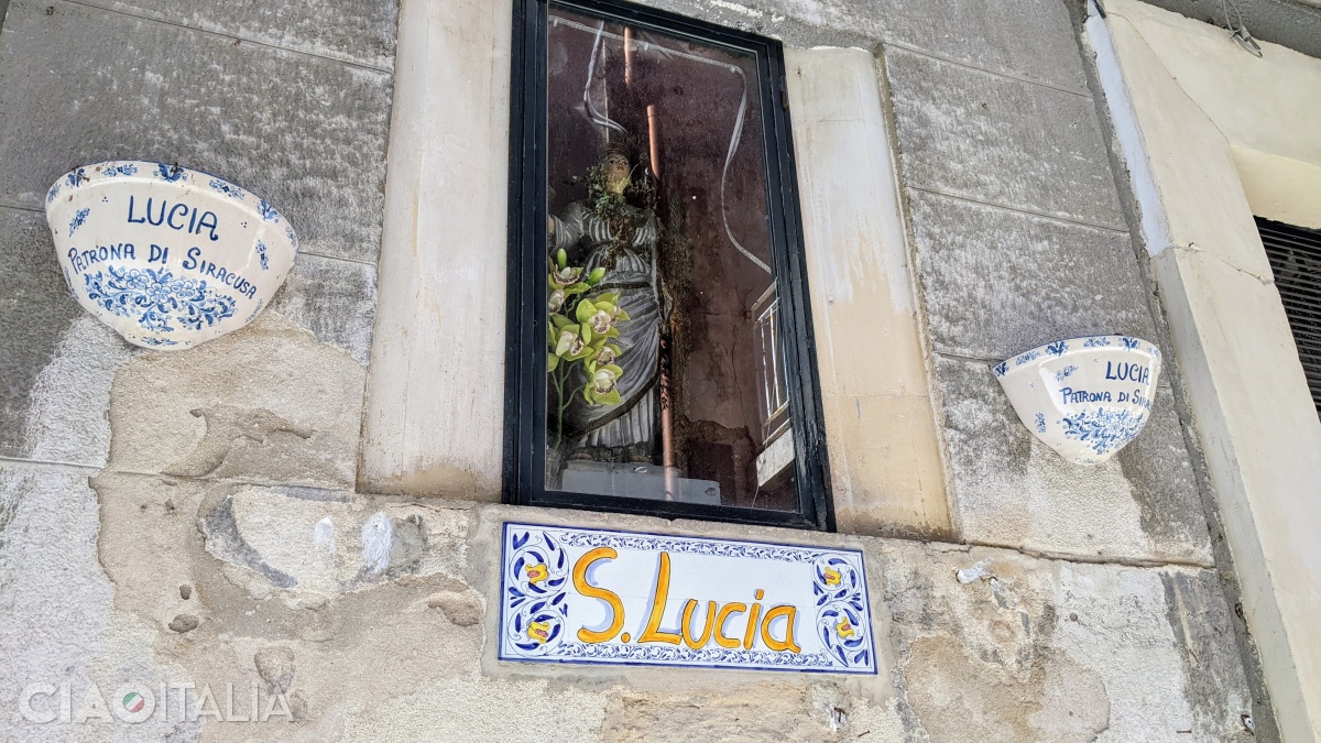 Amintirea Sfintei Lucia este prezentă peste tot în Siracuza.