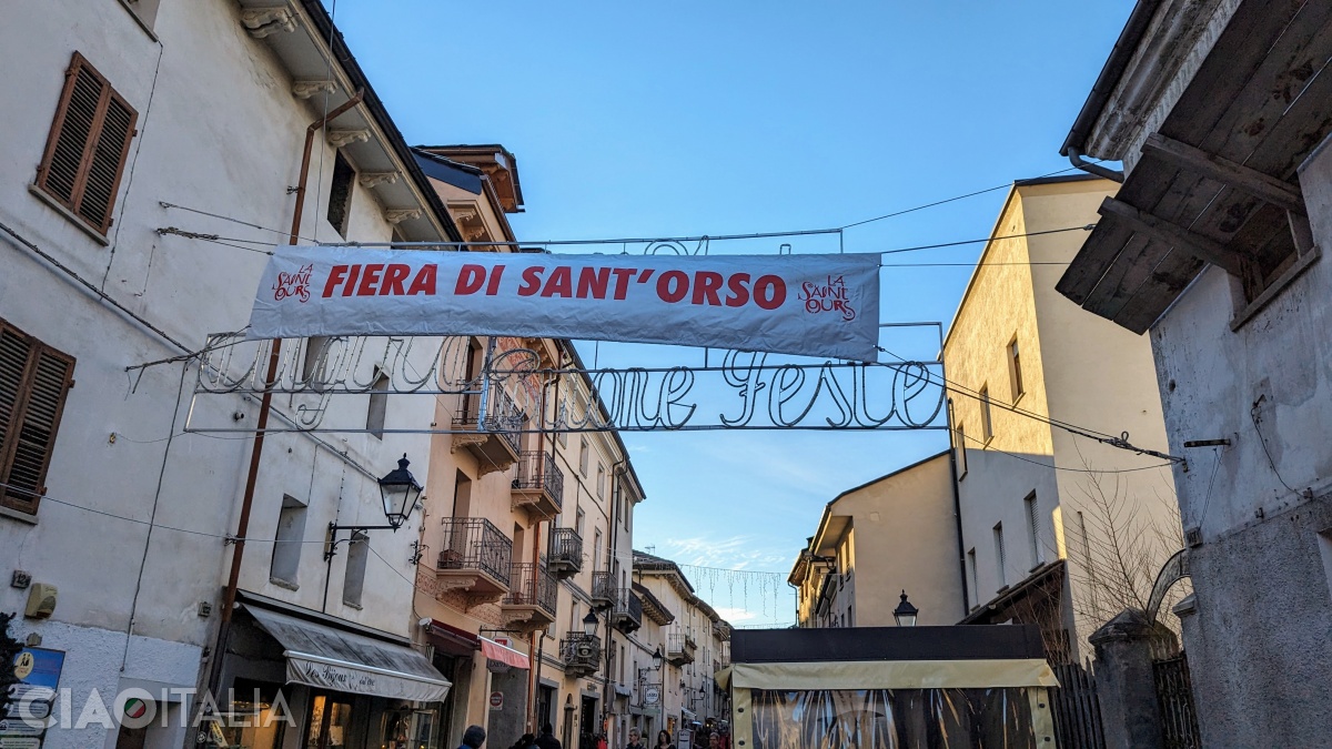 Fiera di Sant'Orso are loc în fiecare an, la sfârșitul lui ianuarie.