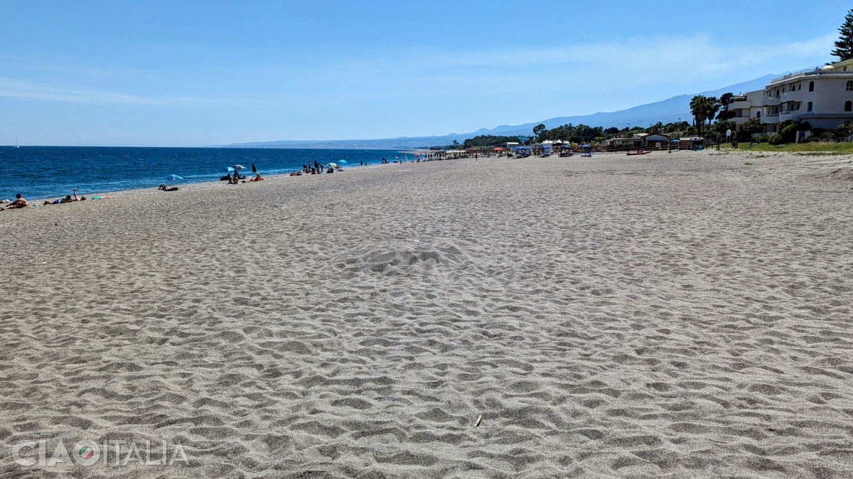 Plaja Recanati din Giardini Naxos