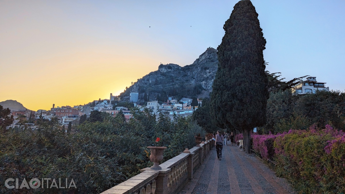 Priveliștea către Taormina