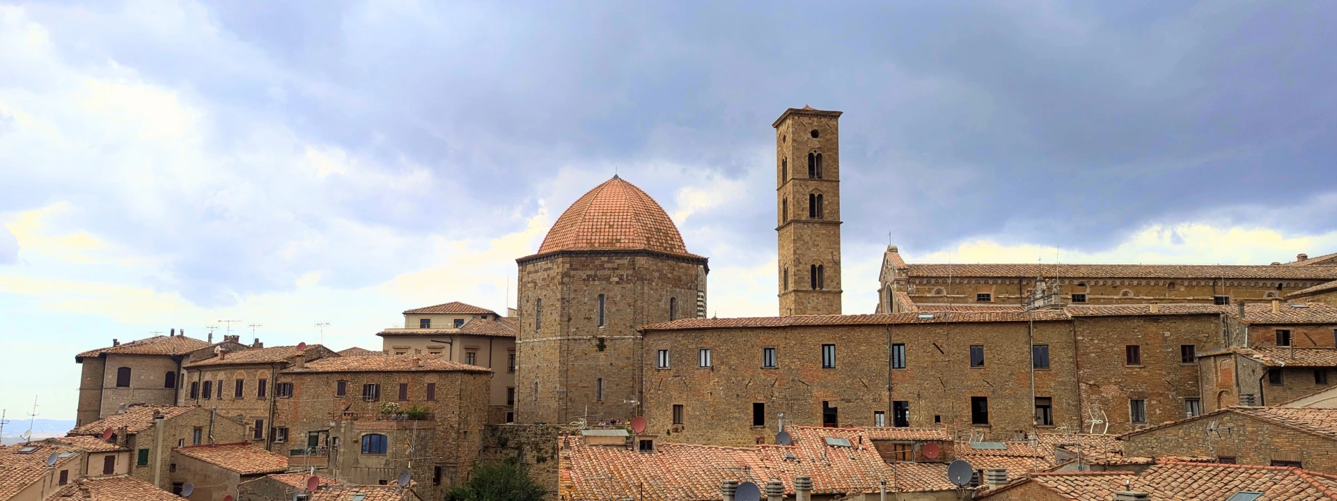 15 obiective turistice de vizitat în Volterra